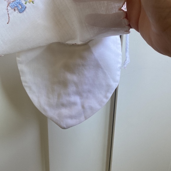Vintage (‘81) Embroidered Bib - Picture 4 of 6